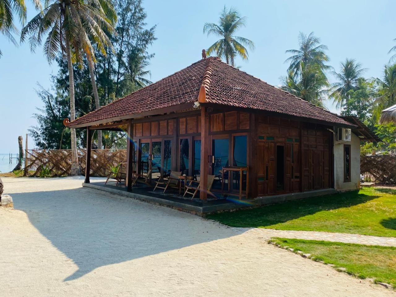فندق Eco Casa كاريمونجاوا المظهر الخارجي الصورة